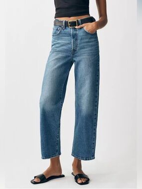 Levi’s Premium Ribcage Straight Ankle jeans classic medium vintage wash Size 28